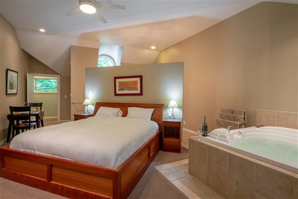 Pigeon Creek Inn