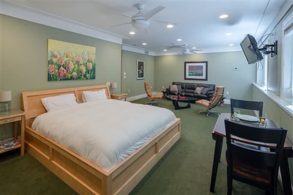 Pigeon Creek Inn