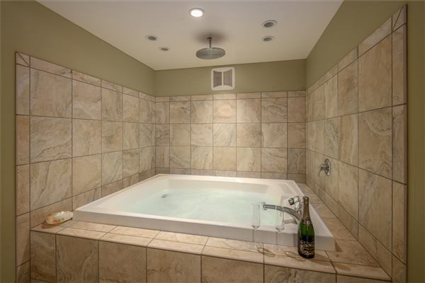 Pigeon Creek Inn